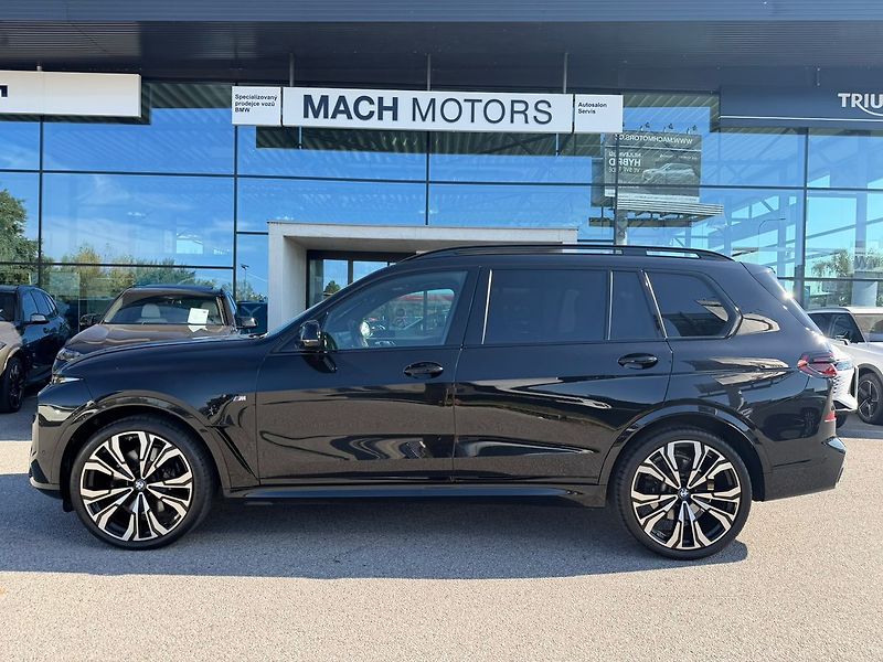BMW X7 xDrive40d TOP stav - fotka 6 z 40