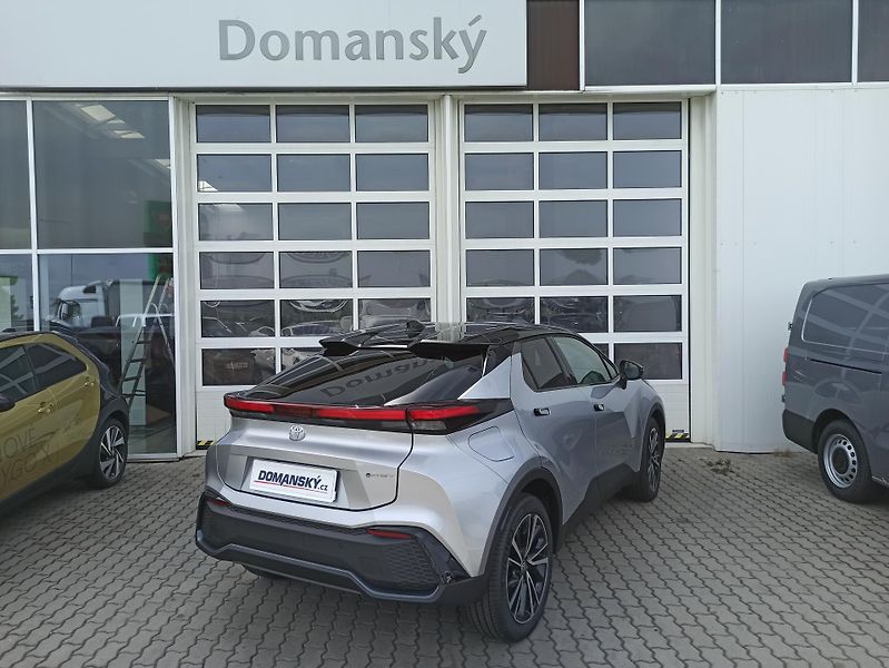 Toyota C-HR (2025) C-HR 2.0 PHEV STYLE - fotka 13 z 18