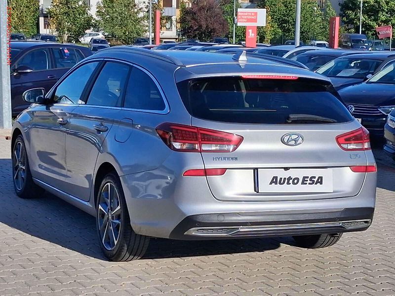 Hyundai i30 (2022) 1.5T-GDi 48V MHEV, ČR, Style - fotka 6 z 18