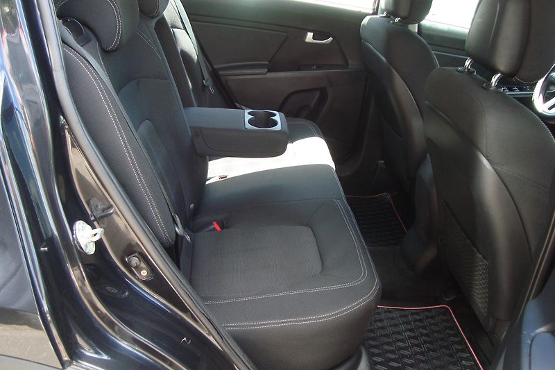 Kia Sportage (2010) 1.6 GDi, 99 kW,ČR,Servisní kn. - fotka 34 z 67