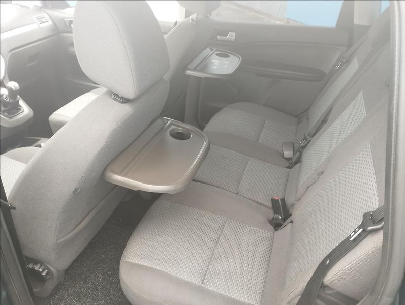 Ford C-MAX 1,6 74 KW - fotka 10 z 15