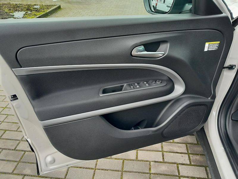 Jeep Avenger (2026) Longitude 1,2 110 PS automat - fotka 18 z 43
