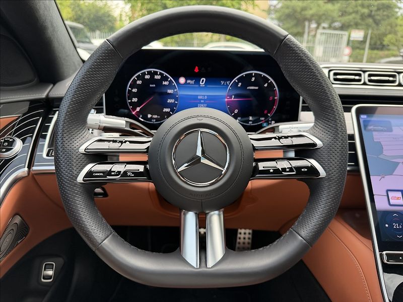 Mercedes-Benz Třídy S 400d AMG 4Matic - fotka 13 z 36
