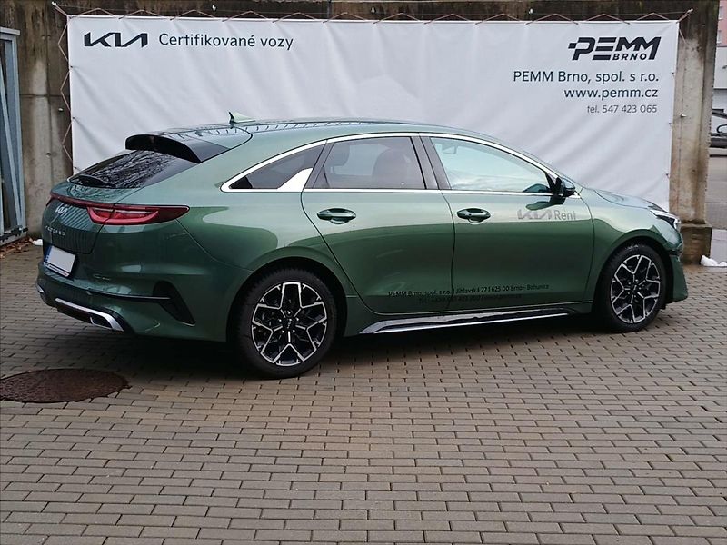 Kia ProCeed 1,5 T-GDi GPF 7DCT GT LINE PLU - fotka 2 z 8