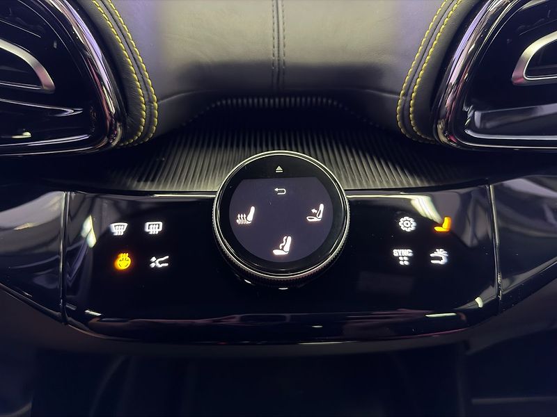 Ferrari Purosangue V12 CARBON, ALCANTARA, PANORAM - fotka 27 z 38