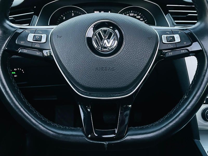 Volkswagen Passat 2.0TDI AUTOMAT KAMERY SERVISKA - fotka 26 z 49