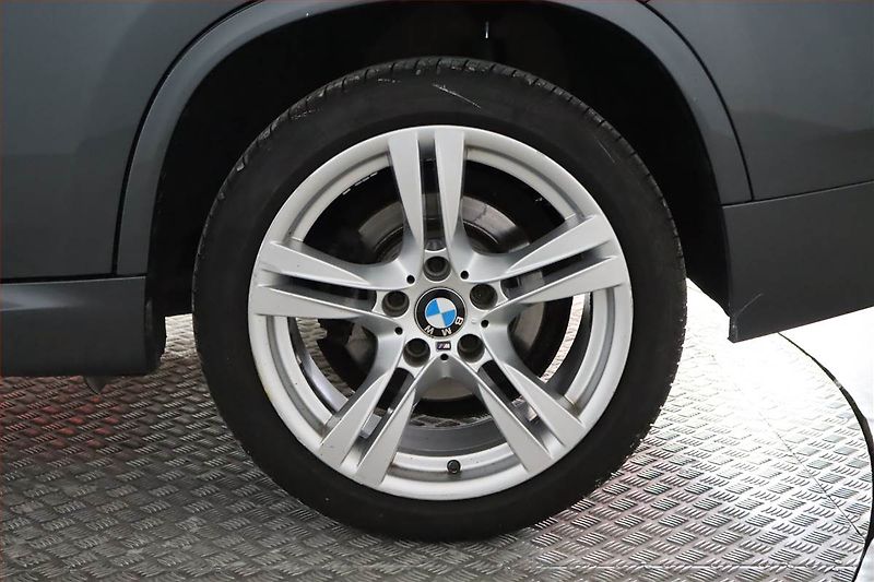 BMW X1 (2014) M Sport xDrive18d, 4X4 - fotka 15 z 24