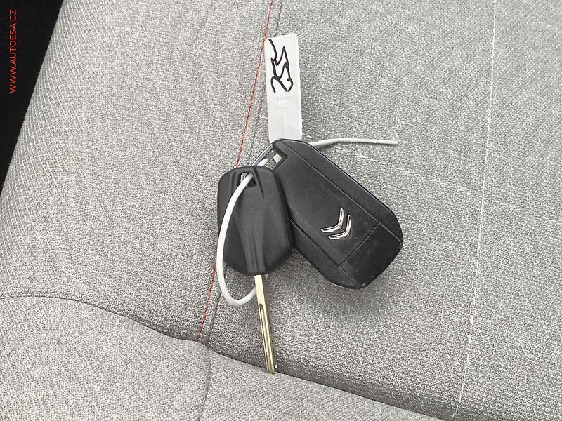 Citroën C3 Aircross (2018) 1.2PT, Shine, navi, kamera - fotka 21 z 21