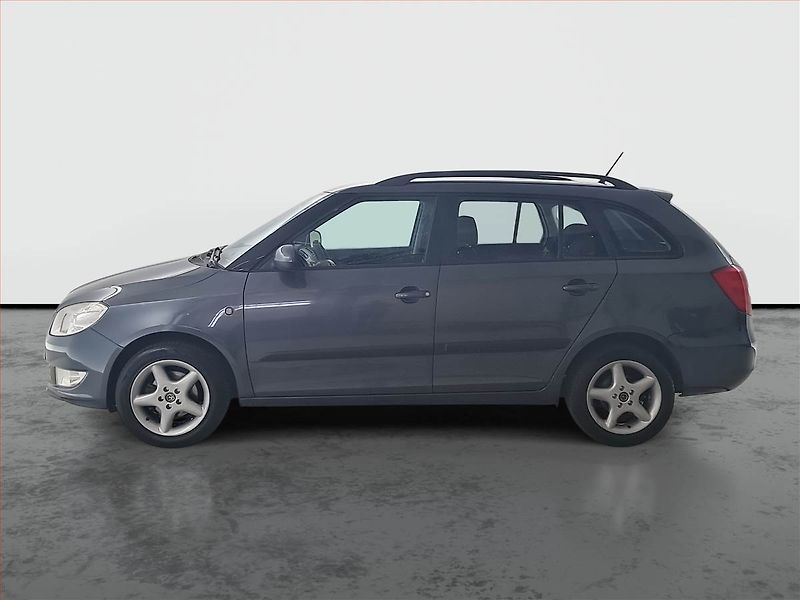 Škoda Fabia (2011) Ambiente 1.2 TSI - fotka 3 z 14