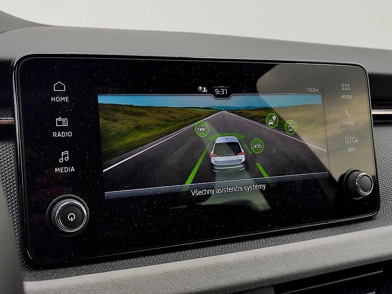 Škoda Scala (2024) Top Selection 1,0 Tsi 85 Kw - fotka 13 z 33