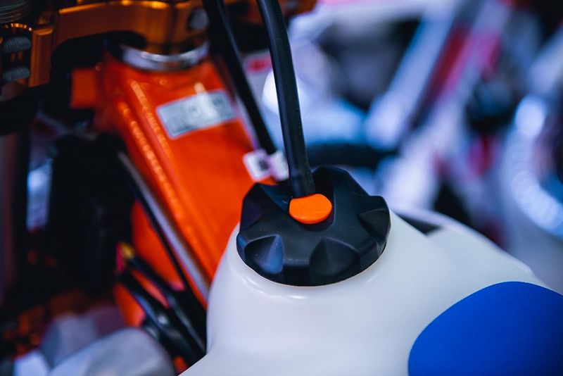 KTM 450 EXC SIX DAYS NOVÁ 0 KM  - fotka 17 z 50