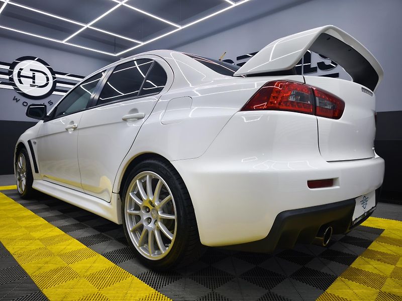 Mitsubishi Lancer (2011) EVO X - fotka 18 z 34