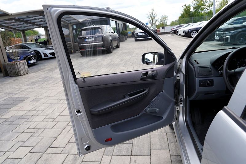 Škoda Fabia 1.0 MPI 50PS/ČR/136.000 km !!! - fotka 13 z 35