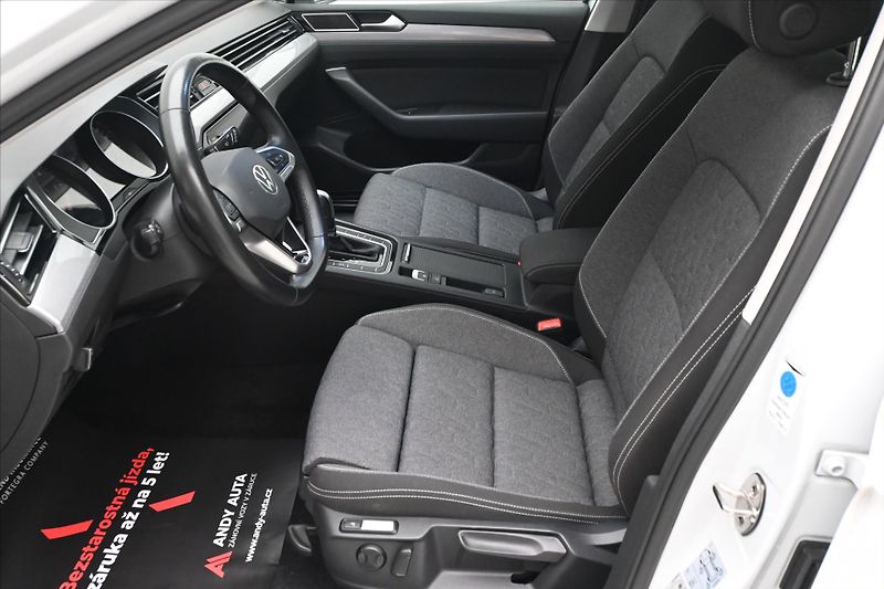 Volkswagen Passat 2,0 TDI 110KW DSG BUSINESS Zár - fotka 13 z 31
