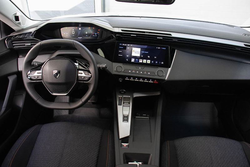 Peugeot 308 SW STYLE BlueHDi 130 EAT8 - fotka 9 z 14