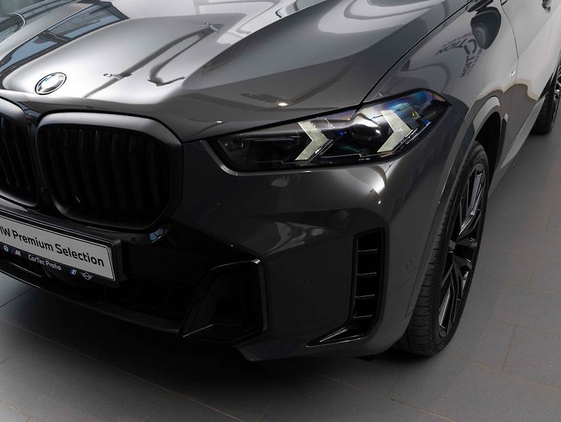 BMW X5 xDrive40d - fotka 7 z 24