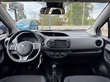 Toyota Yaris 1.5i 82 kW navi. serviska - náhled 8