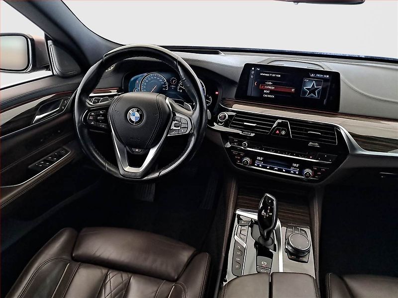 BMW Řada 6 (2018) Luxury Line 640i xDrive GT - fotka 7 z 25