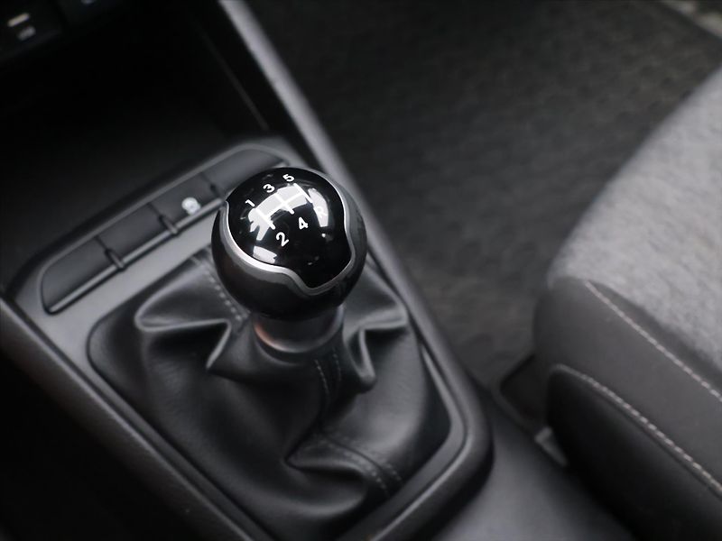 Kia Stonic 1,3 CVVT 61kW CZ Comfort - fotka 24 z 33