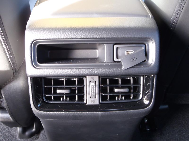 Isuzu D-Max Double Cab V-CROSS 4x4 - fotka 26 z 27