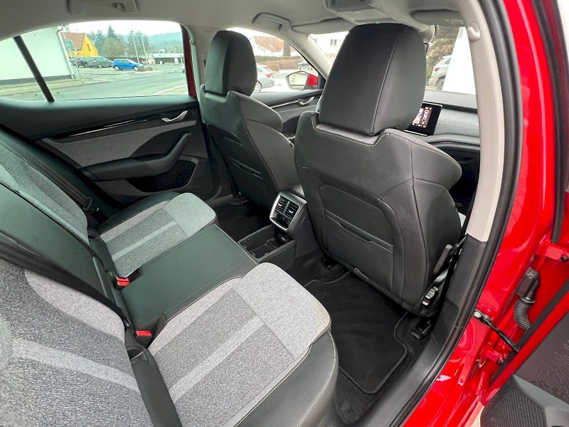 Škoda Octavia (2024) Liftback Top Selection1.5 TSI - fotka 19 z 35