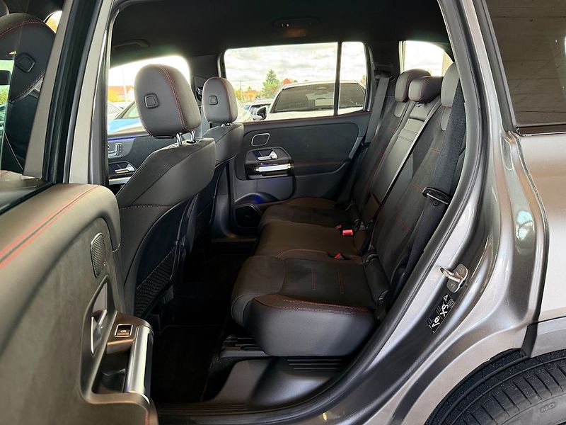 Mercedes-Benz GLB 200d AMG - fotka 16 z 21