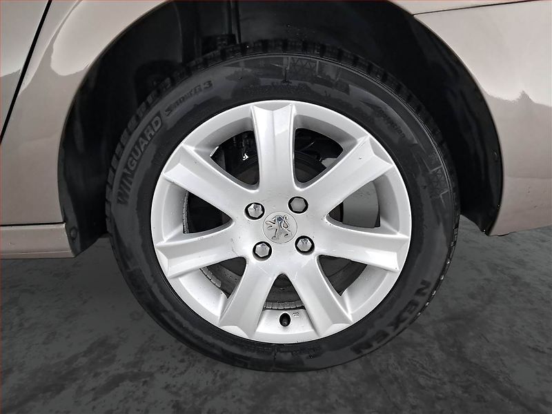 Peugeot 301 (2018) 1.2 PureTech, Tempomat - fotka 15 z 15