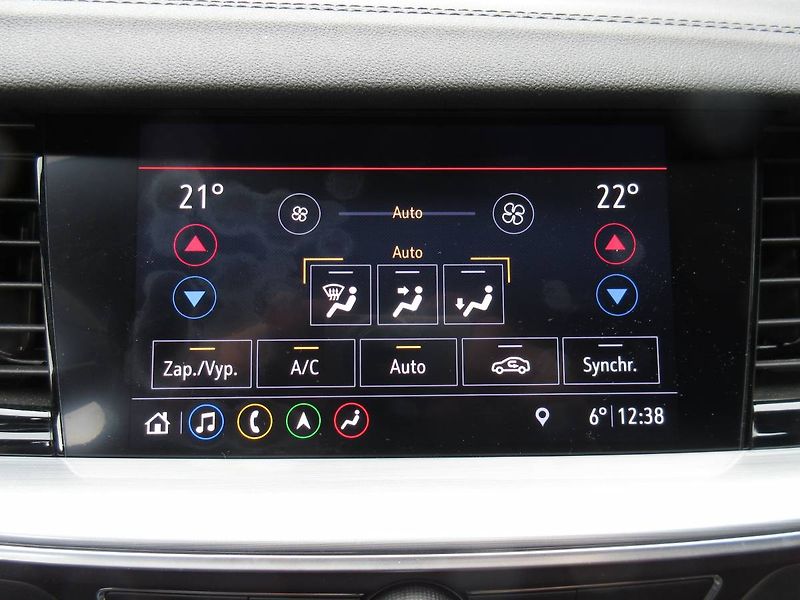 Opel Insignia GSi Sports Tourer F 2.0 SHT & - fotka 18 z 49
