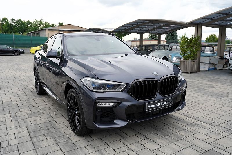 BMW X6 M50i xDrive Lasery, ČR, 530PS - fotka 8 z 48