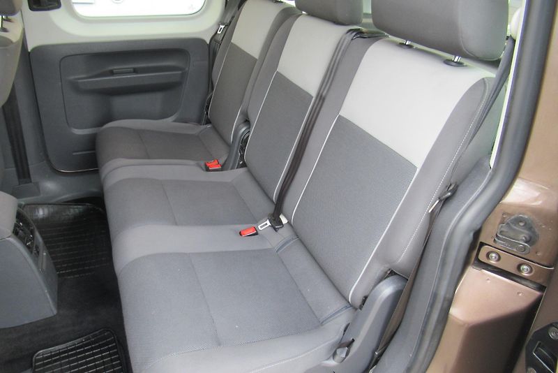 Volkswagen Caddy 1.6 TDI KLIMA TAŽNÉ - fotka 16 z 31