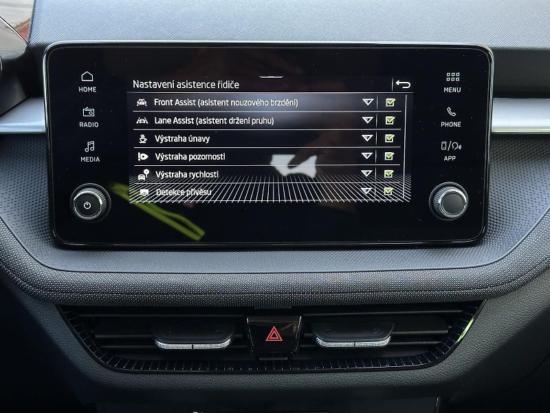 Škoda Fabia 1.0TSi 95PS LED V.Cockpit 2Z.C - fotka 30 z 40