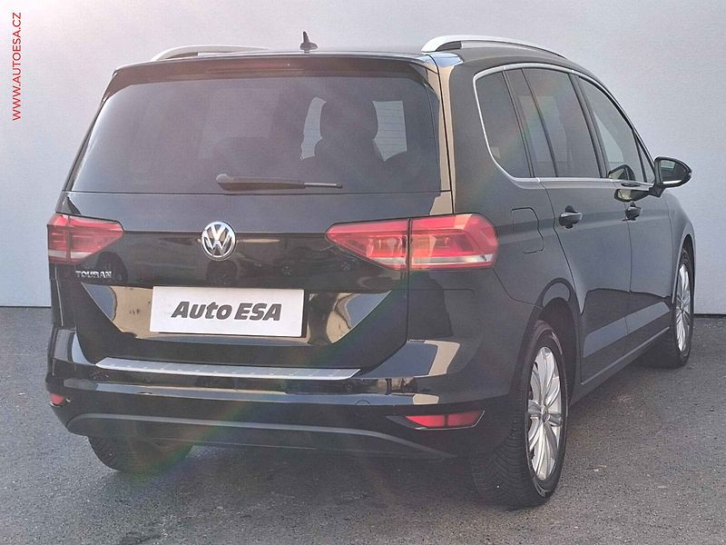 Volkswagen Touran (2018) 1.5 TSi, Highline, DSG, LED - fotka 4 z 19