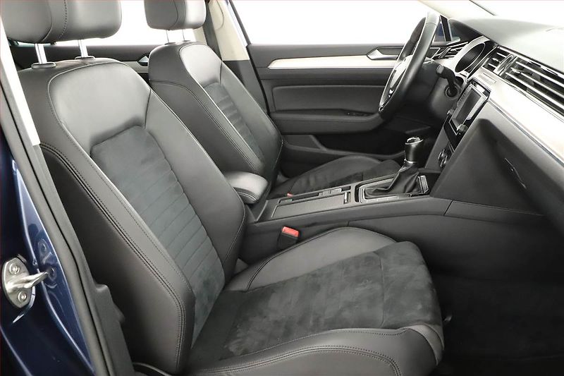 Volkswagen Passat (2016) 1.6 TDI, Kůže, Navi, Tempomat - fotka 7 z 16