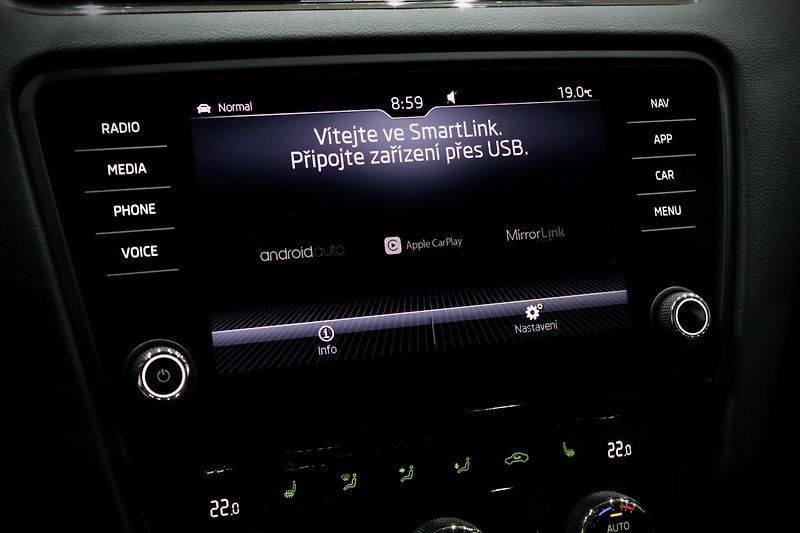 Škoda Octavia 3 FL Combi 1.4 TSI 110 kW DSG - fotka 40 z 43
