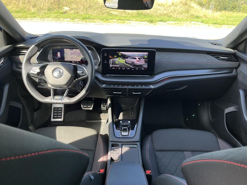 Škoda Octavia (2023) RS 147kW DSG - fotka 7 z 18