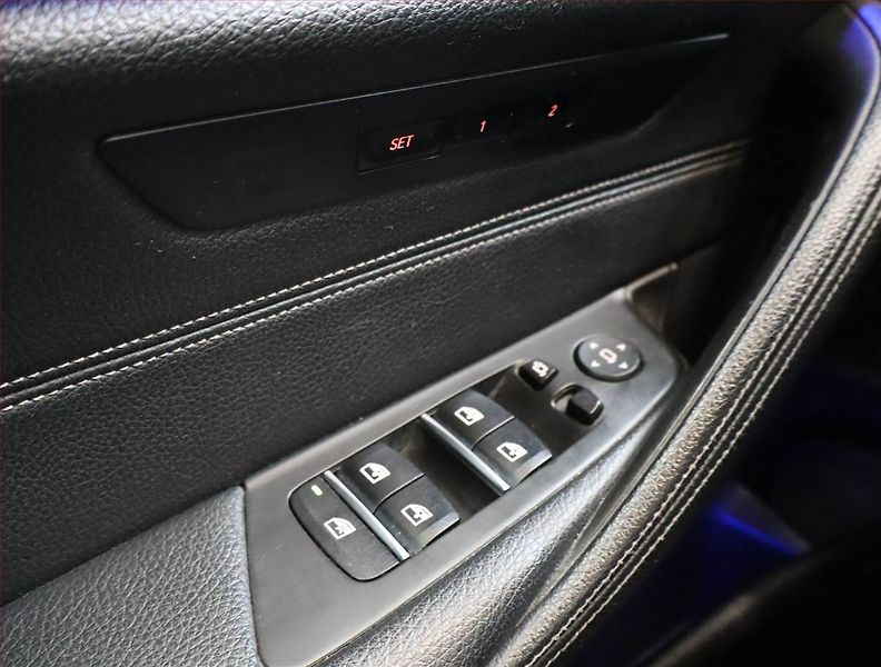BMW Řada 5 (2019) Luxury Line 530d xDrive, 4X4 - fotka 21 z 25