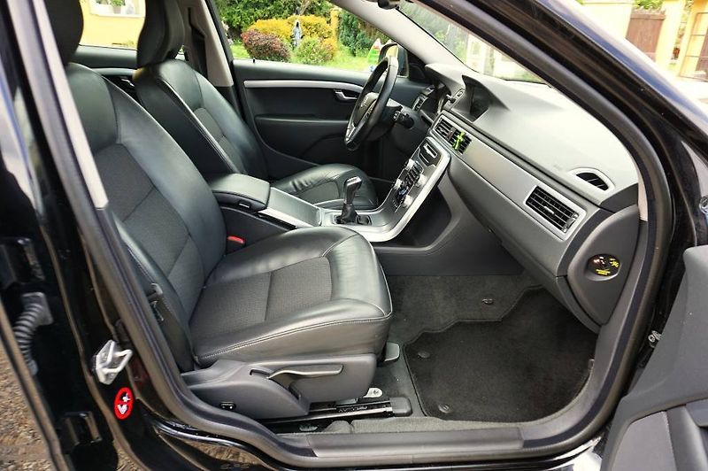 Volvo V70 (2016) MOMENTUM 2,0 D4 133 kW - fotka 23 z 64