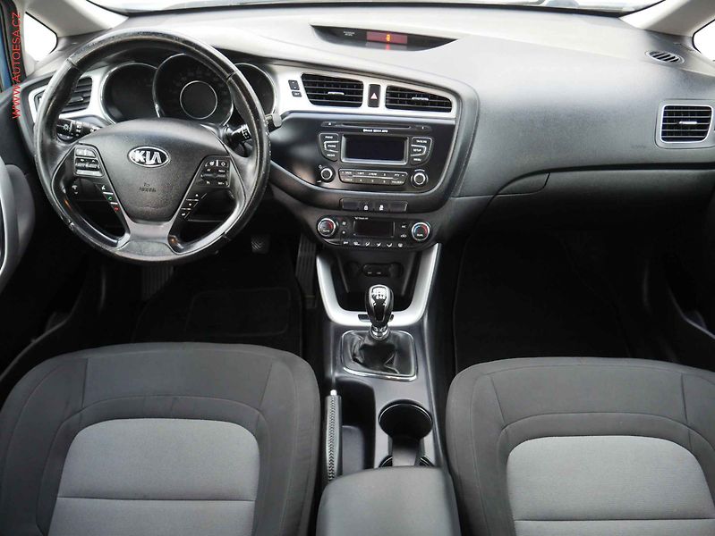Kia Ceed (2014) 1.6 CRDi, AC, temp - fotka 7 z 17