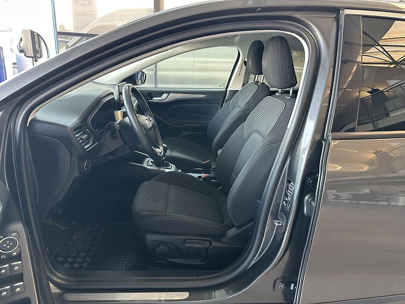 Ford Focus Titanium 1.0 EcoBoost 125k man - fotka 9 z 25