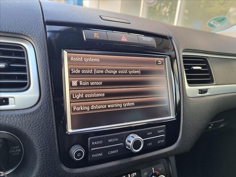 Volkswagen Touareg 4.2TDi*EXCLUSIVE*TAŽNÉ*KAM - fotka 37 z 45