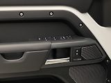 Land Rover Defender 110 D300 X-DYNAMIC HSE AWD AUT - náhled 26