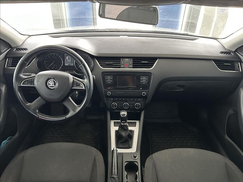 Škoda Octavia 1,6   TDI 77kW,TAŽNÉ,SERVISKA - fotka 8 z 23