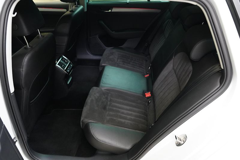 Škoda Superb - fotka 26 z 29