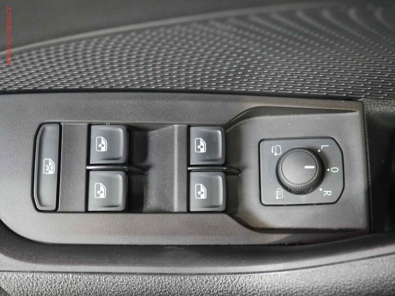 Škoda Octavia (2023) 2.0 TDi, TOUR, DSG, navi, LED - fotka 22 z 29