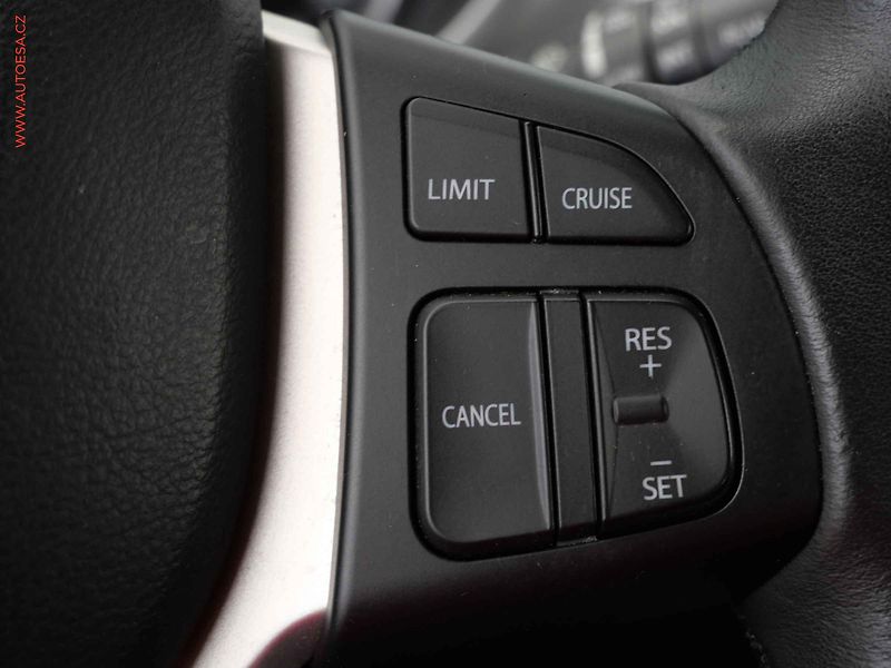 Suzuki Vitara (2017) 1.6 VVT, Comfort, kamera, - fotka 13 z 23