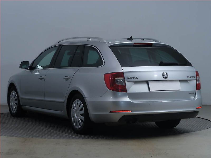 Škoda Superb (2014) Greenline 1.6 TDI, Navi - fotka 4 z 16