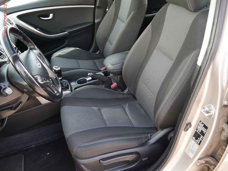 Hyundai i30 (2016) 1.6 GDi, ČR, AC, TZ, tempo - fotka 9 z 15