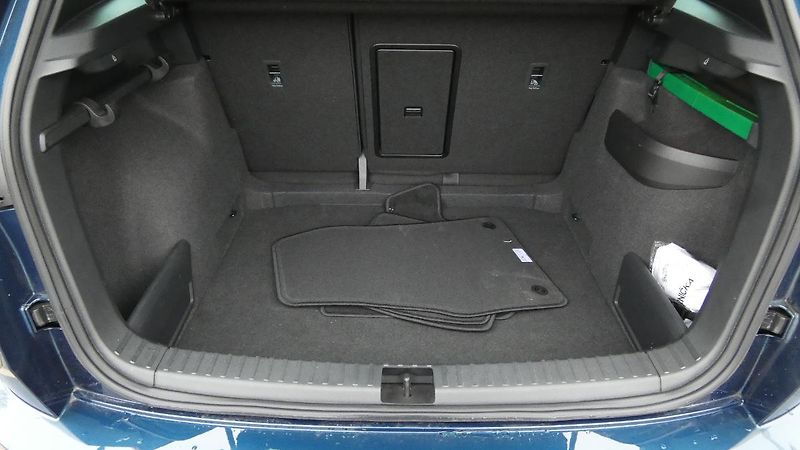 Škoda Karoq 1,5 TSI DSG Style - fotka 20 z 21