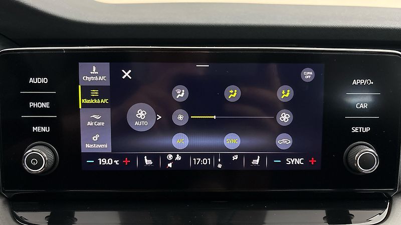 Škoda Octavia 1.0 TSI Ambition Combi - fotka 24 z 24