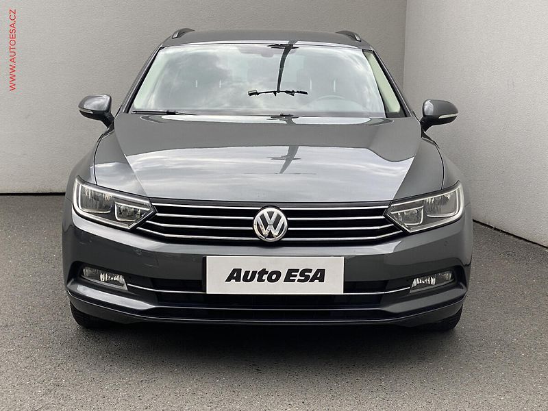 Volkswagen Passat (2015) 1.6 TDi, Comfortline, TZ - fotka 2 z 17